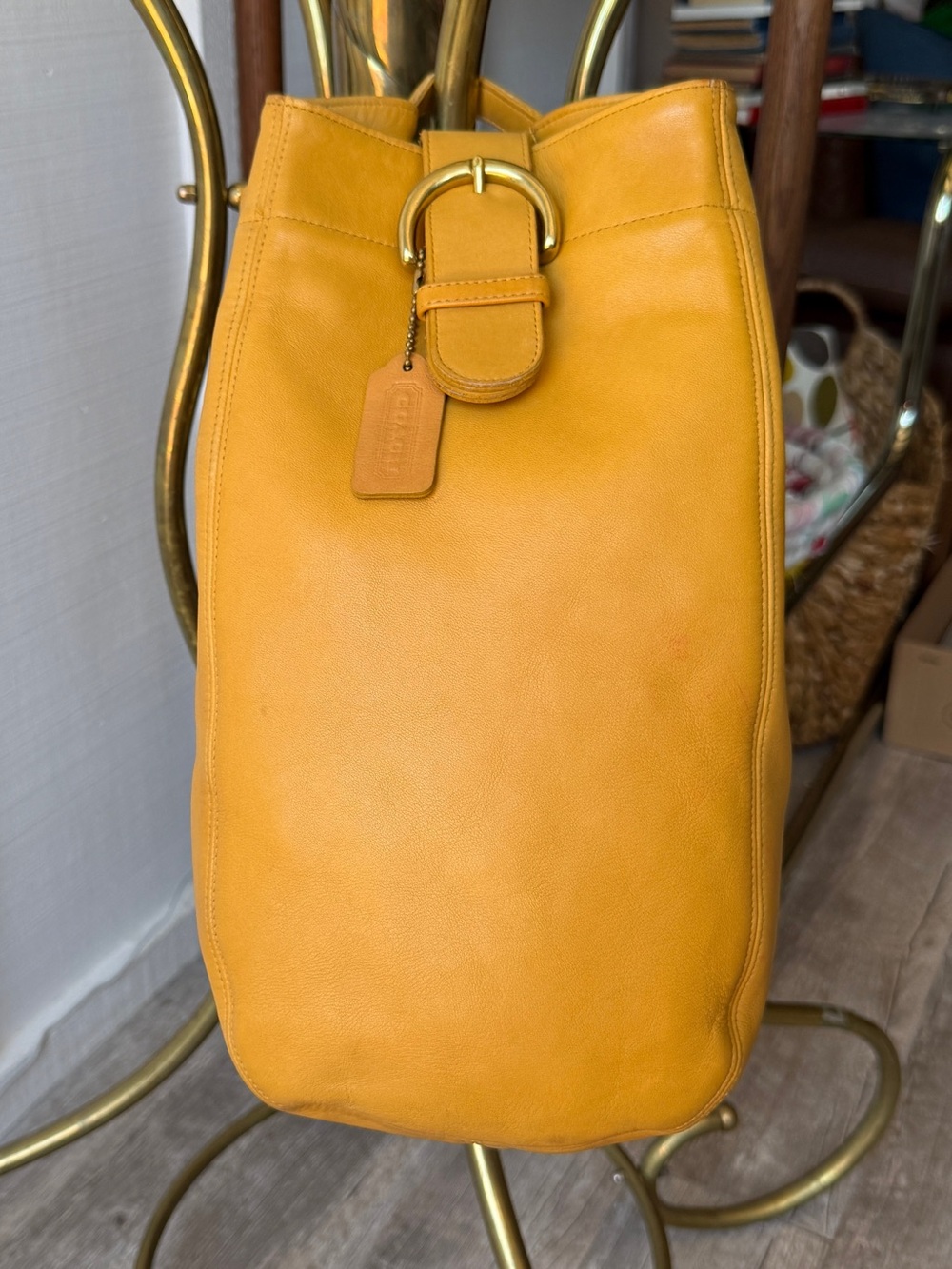 VTG Coach SOHO Sling | No. 4160 | Buttery Chamois | 1997 | Gently Loved - Picture 13 of 15